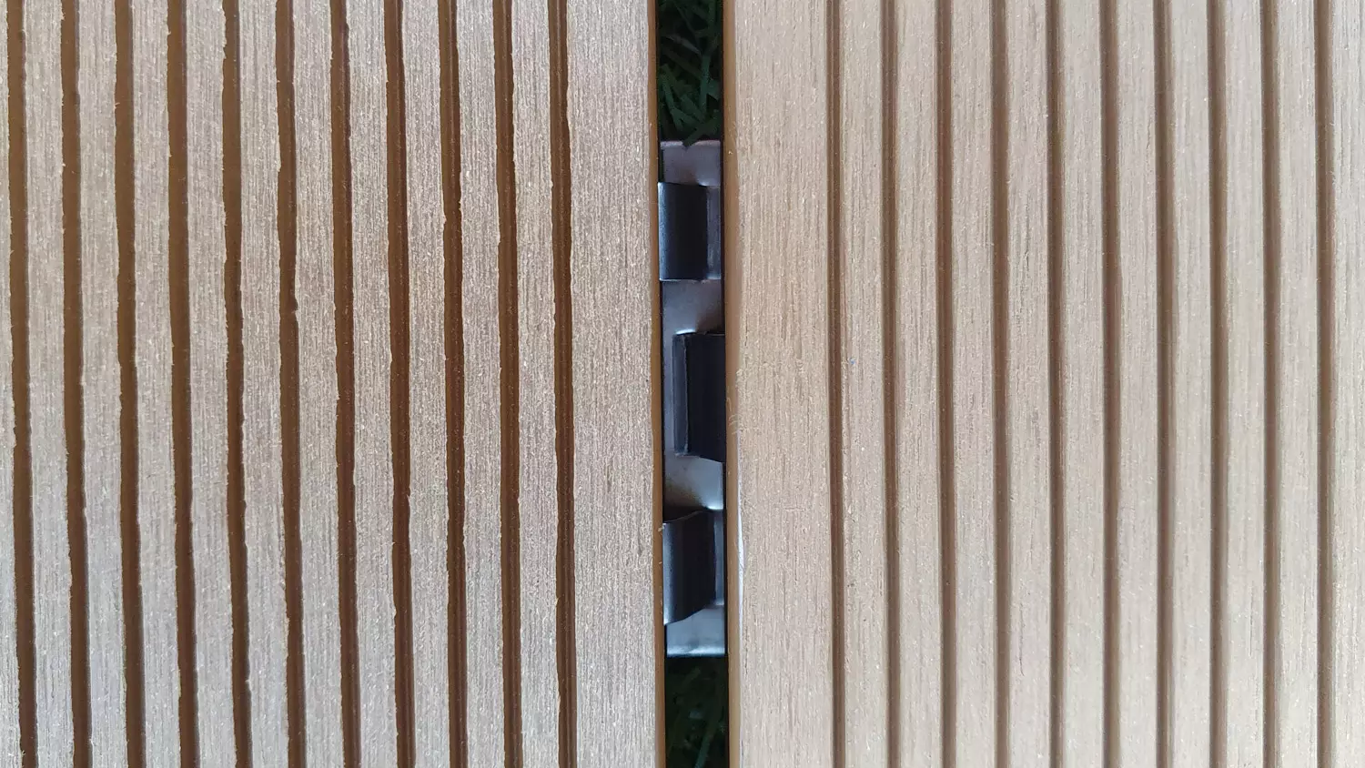 WPC Montage-Klammern zum Verschrauben auf Holz und Alu UK (Edelstahl, 25 Stück, silber) 